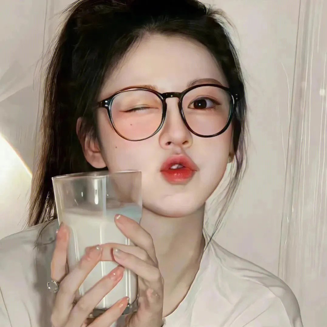 潇洒佳人淡淡妆